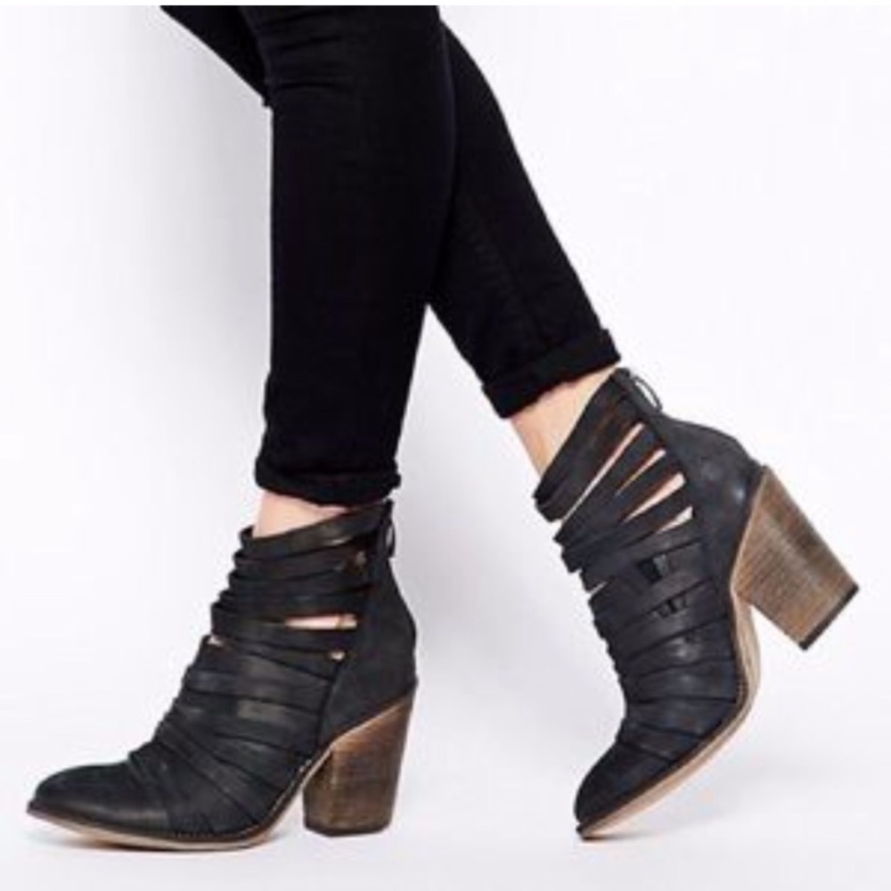 Free People Hybrid Strappy Booties Size 38. EUC